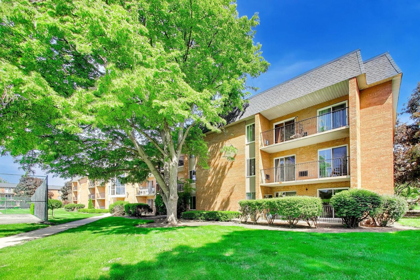 Property Photo: 1056 N Mill Street 107 IL 60563