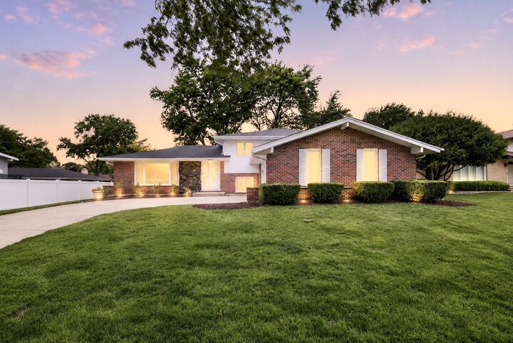 Property Photo: 8632 Clifford Drive IL 60561