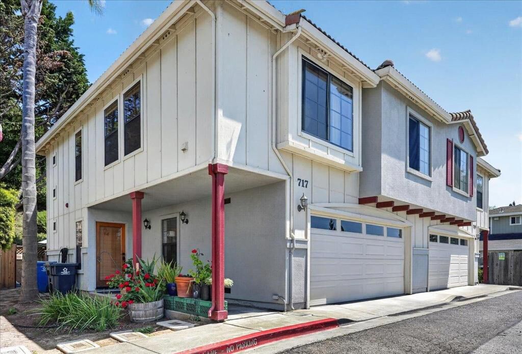 Property Photo:  717 Las Casitas Dr.  CA 93905 