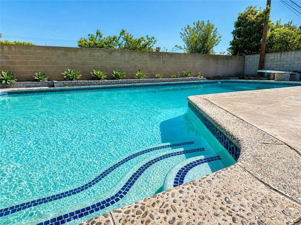 Property Photo:  9262 Joyzelle  CA 92841 