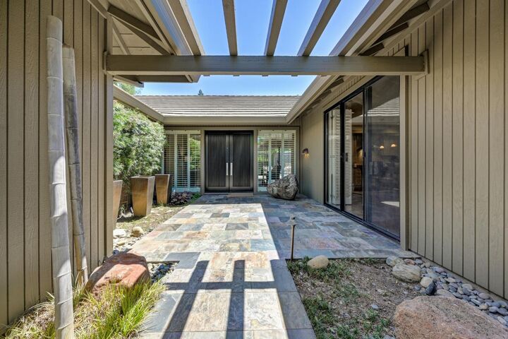 Property Photo:  11390 Huntington Village Lane  CA 95670 