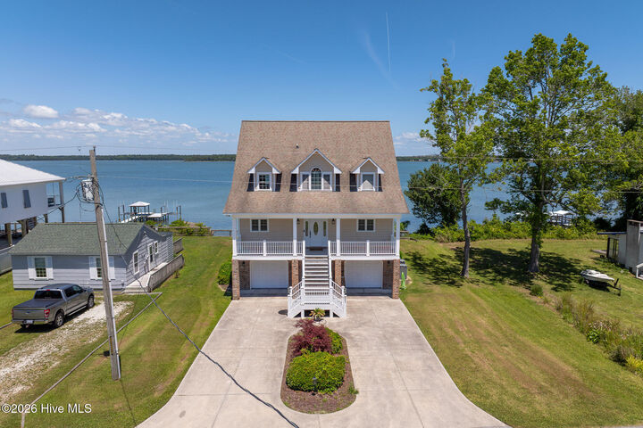 Property Photo: 203 Riverside Drive NC 28460