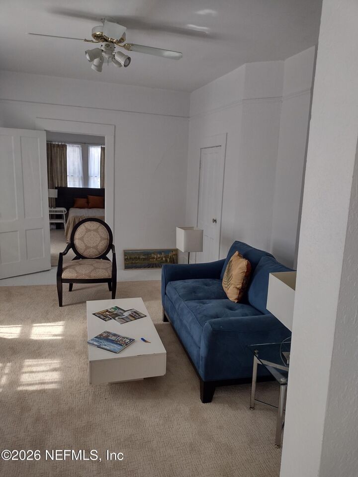 Property Photo:  209 S 4th Street Apt 4  FL 32177 