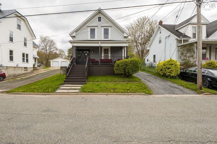 Property Photo: 154 Chestnut Street NS B0N 2T0