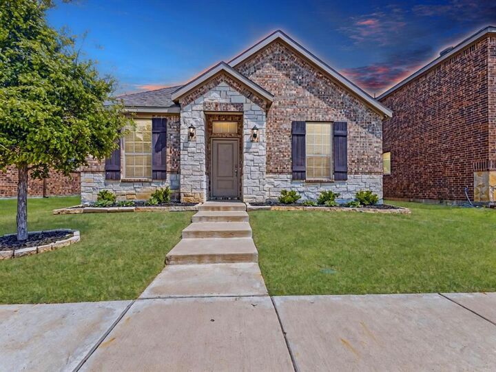 Property Photo:  2700 Franklin Drive  TX 75009 
