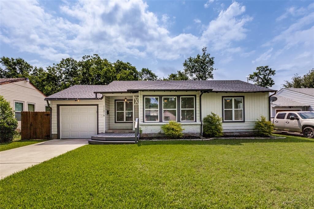 Property Photo: 11016 Estacado Drive TX 75228