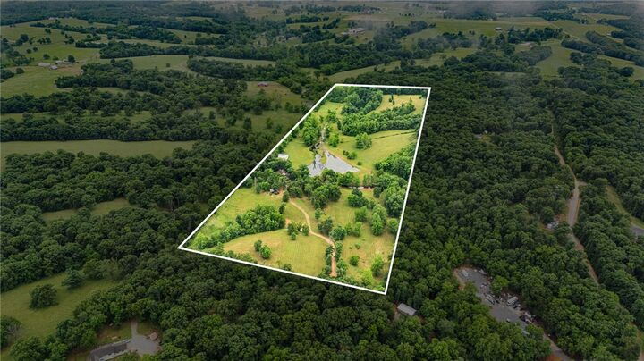 Property Photo: 8008 Blackberry Way AR 72722