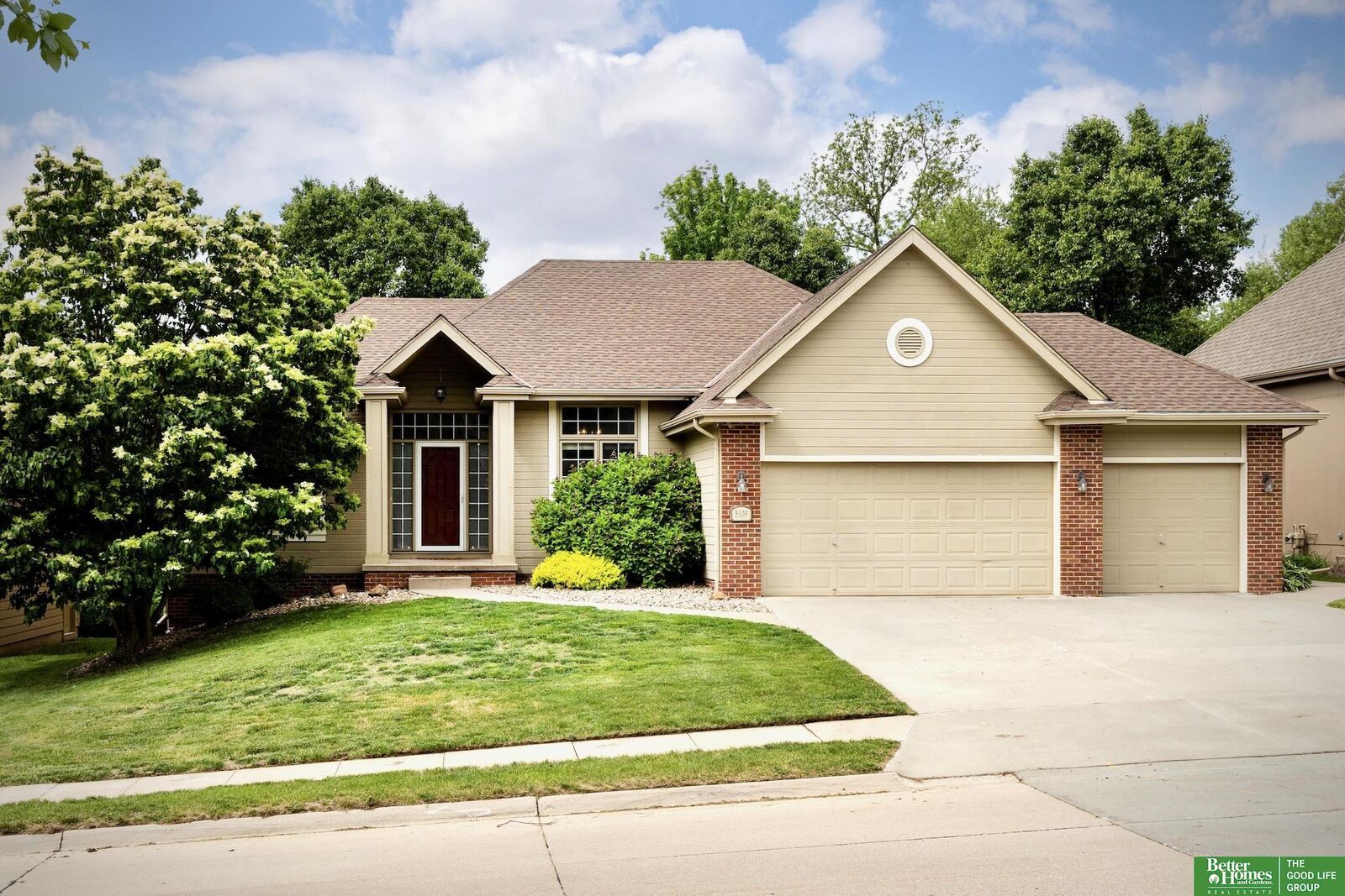 Property Photo:  5109 Timberridge Drive  NE 68133 