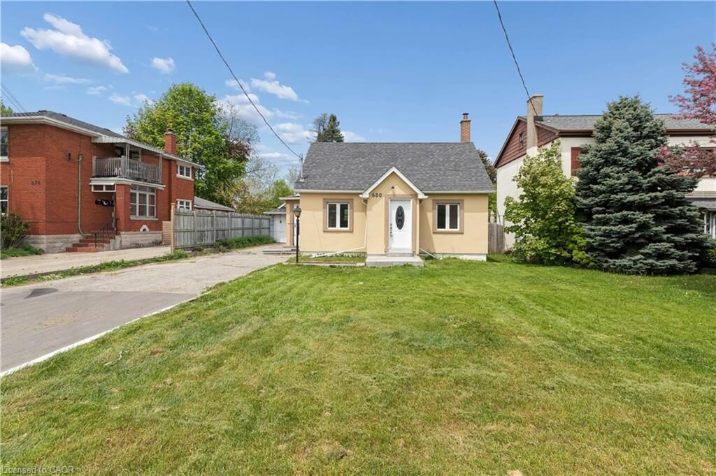 Property Photo:  680 Frederick Street  ON N2B 2B2 