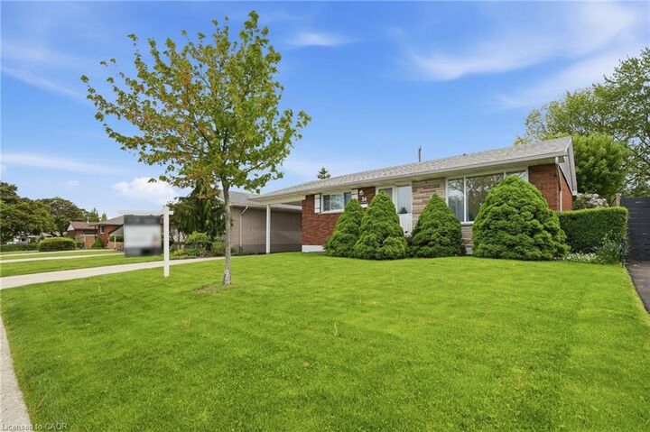 Property Photo:  34 Beaconsfield Drive  ON L8T 2W9 