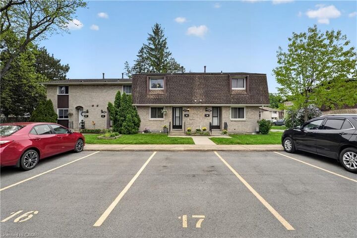Property Photo:  50 Lakeshore Road 17  ON L2N 6P8 