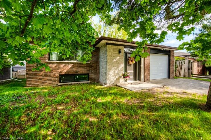 Property Photo: 23 Carberry Road ON N0B 1T0