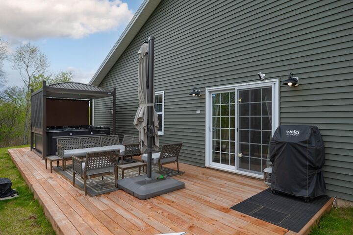 Property Photo:  160 Ocean  PE C1E 1E0 