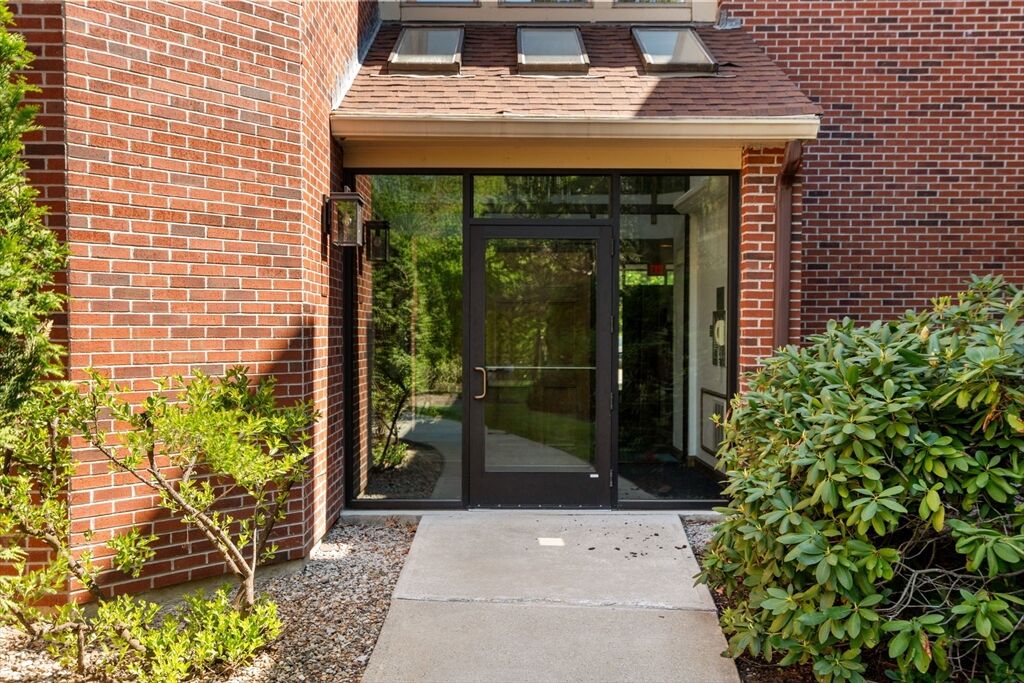 Property Photo:  770 Salisbury St J558  MA 01609 