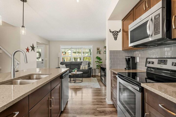 Property Photo: 40 Sunvalley Road AB T4C 0X6