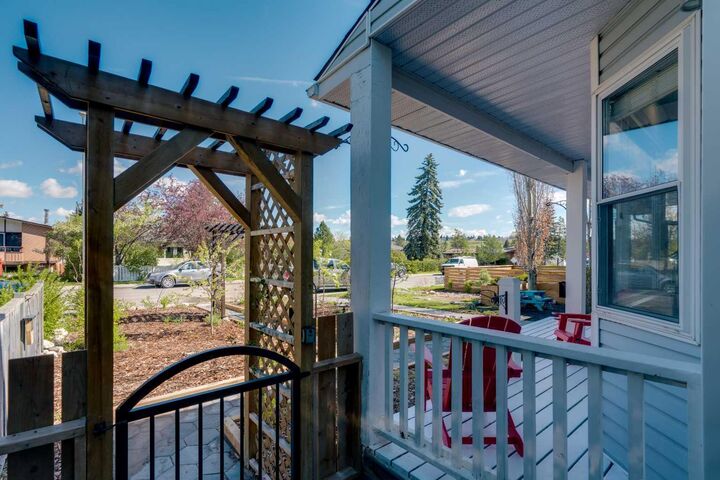 Property Photo: 7911 47 Avenue NW AB T3B 1Z2