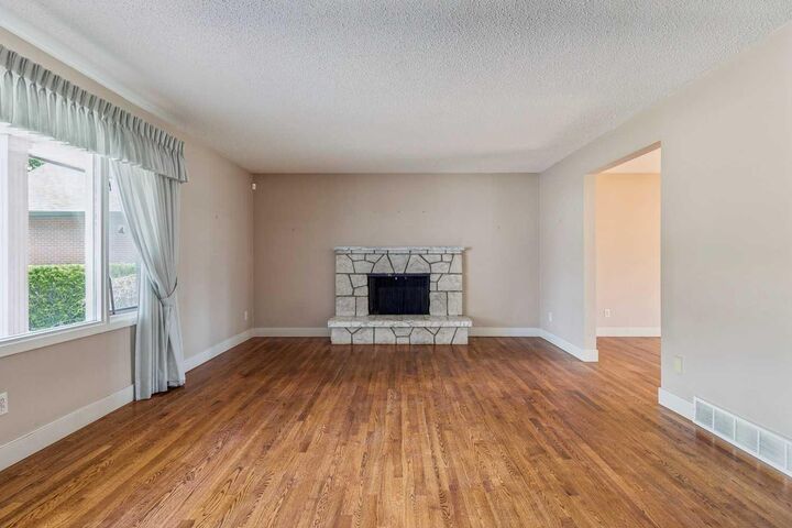 Property Photo:  1207 Baldwin Crescent SW  AB T2V 2B6 