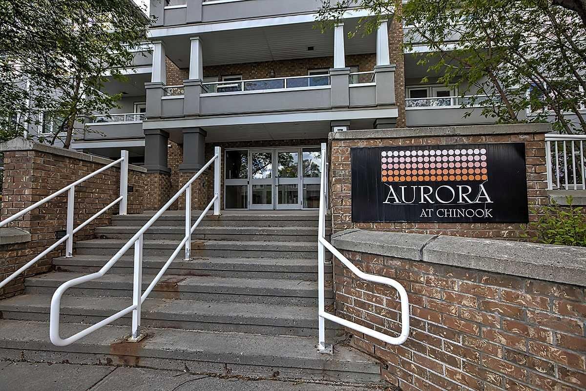 Property Photo:  790 Kingsmere Crescent SW 211  AB T2V 2G9 