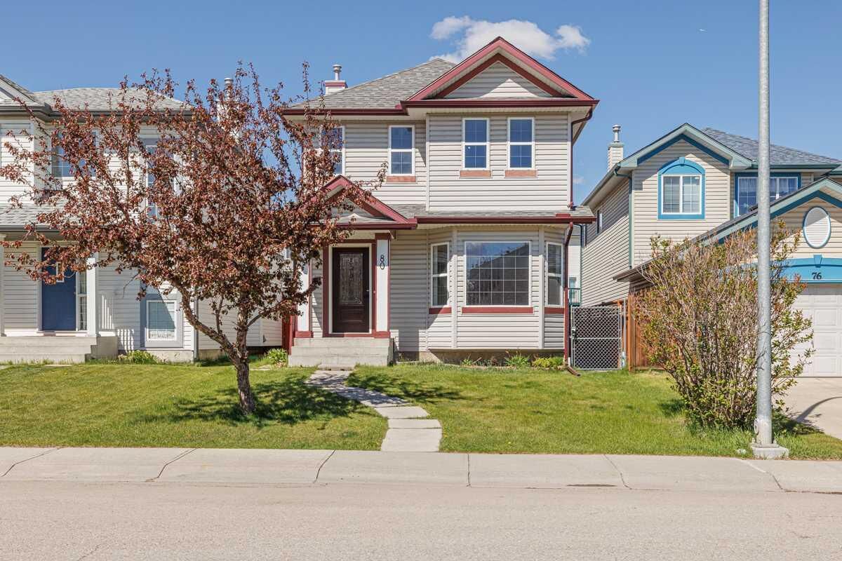 Property Photo:  80 Covewood Green NE  AB T3K 5G5 