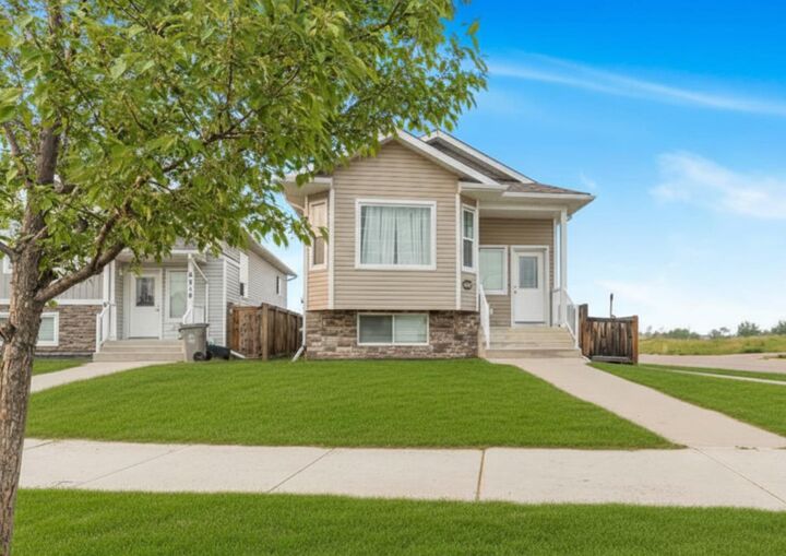 Property Photo:  8836 96 Avenue  AB T8X 0H2 
