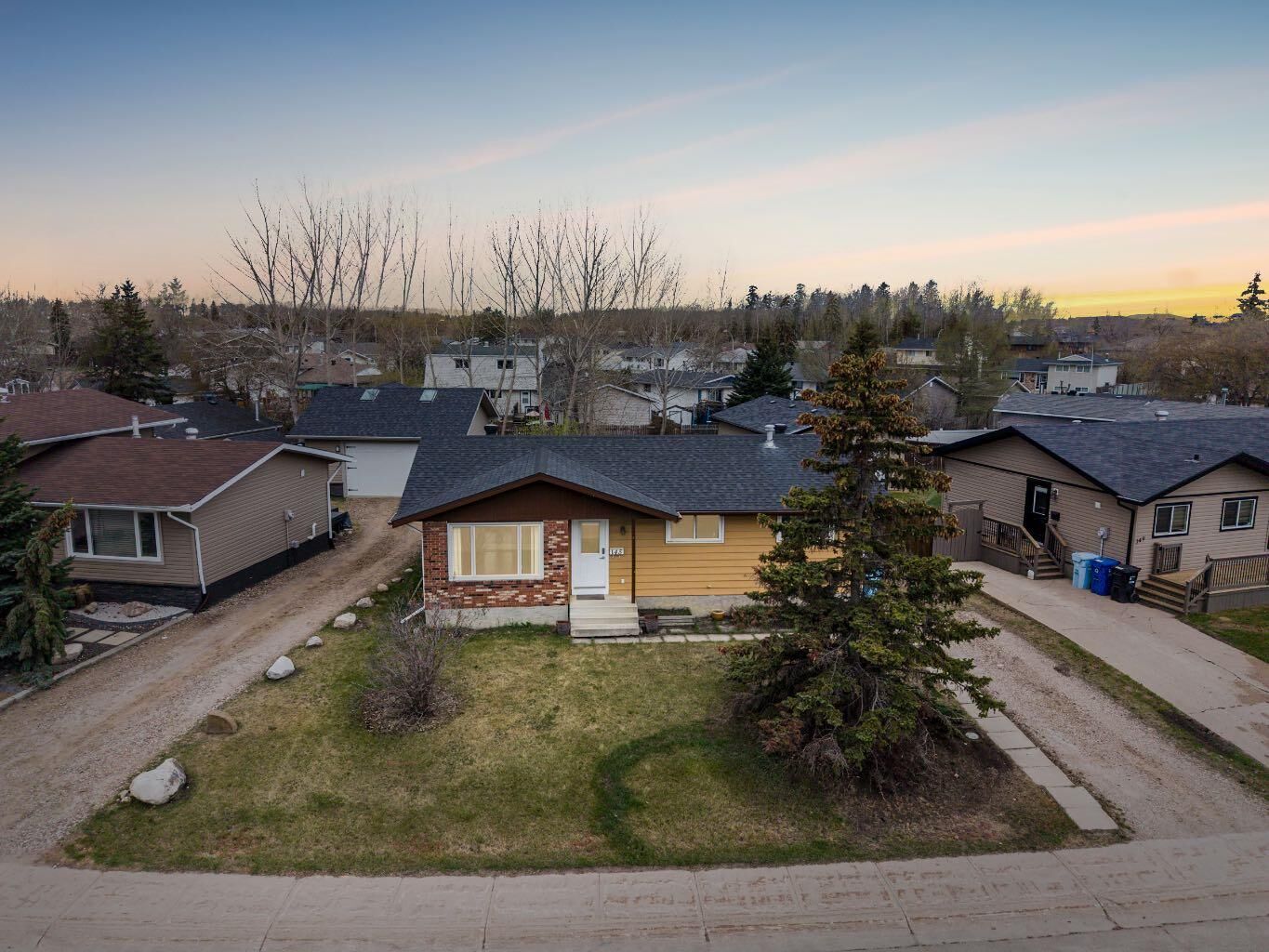 Property Photo: 145 Hillcrest Drive AB T9H 3T7
