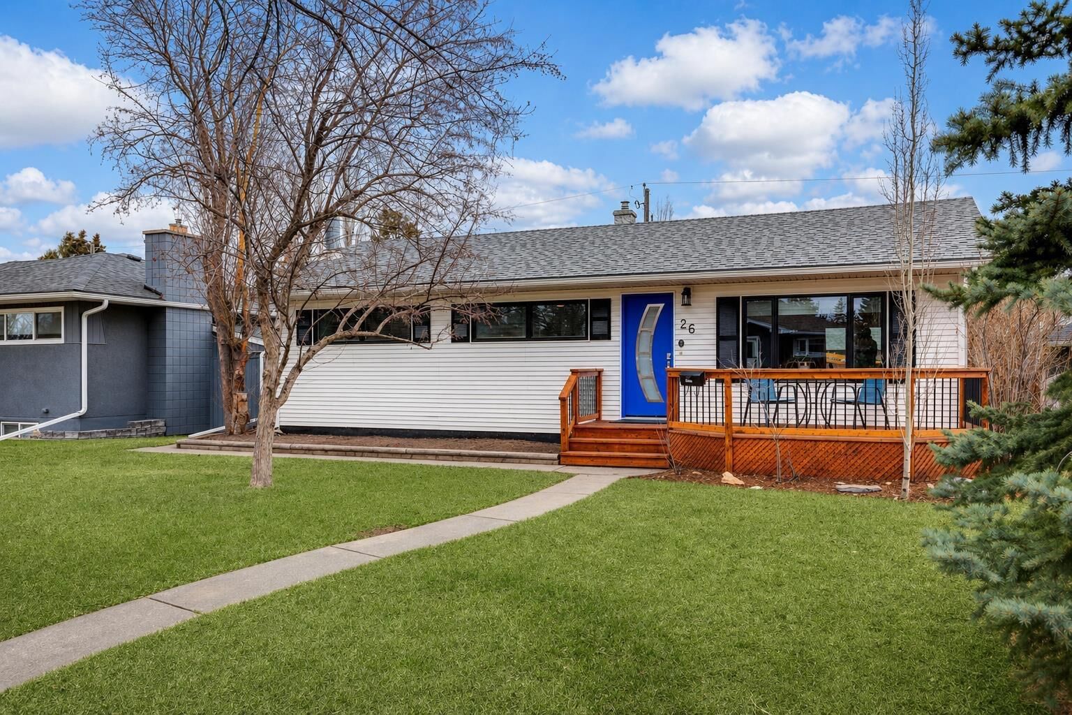 Property Photo: 26 Galway Crescent SW AB T3E 4Y3