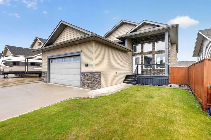 Property Photo: 5 Vera Close AB T4H 0C3