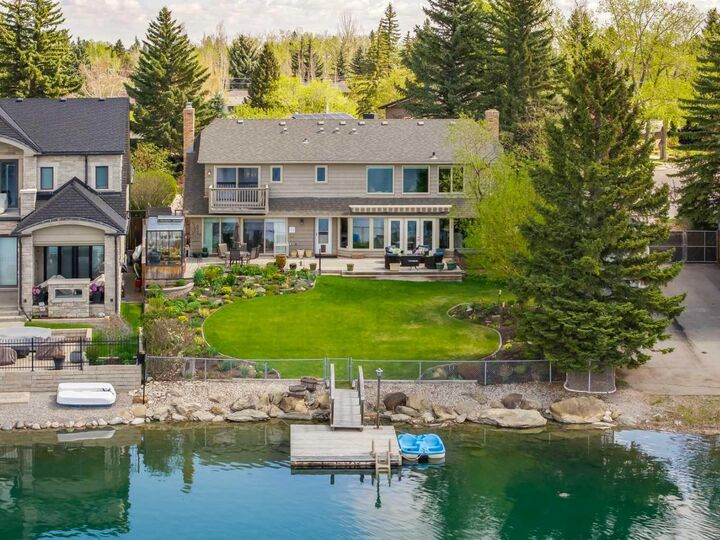 Property Photo:  947 Lake Placid Drive SE  AB T2J 4C4 