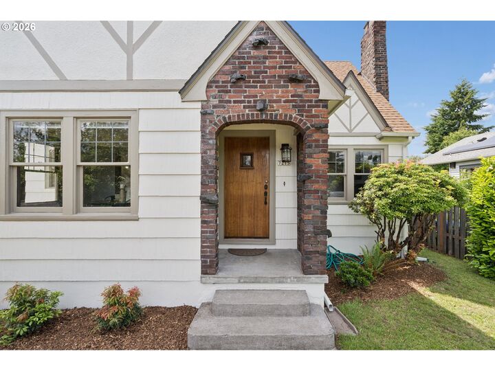 Property Photo: 7215 N Denver Ave OR 97217