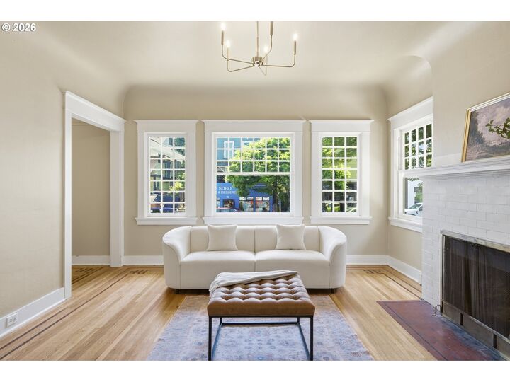 Property Photo: 2249 E Burnside St OR 97214