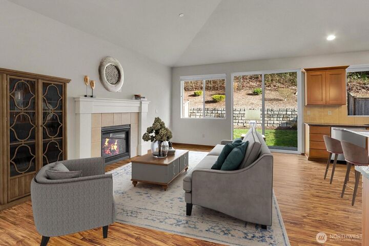 Property Photo:  5209  Glenwood Avenue  WA 98203 