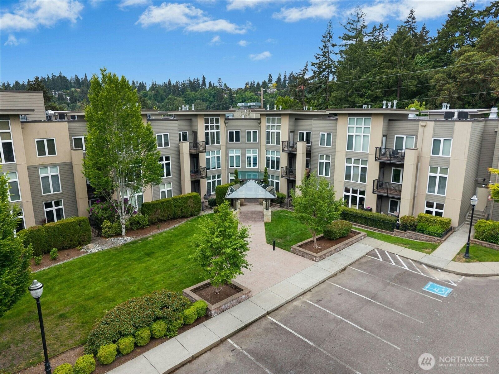 Property Photo:  150  102nd Avenue SE 105  WA 98004 