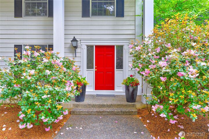 Property Photo:  3315  129th Avenue NE  WA 98005 