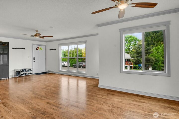 Property Photo:  10820  Lake Ridge Drive S  WA 98178 