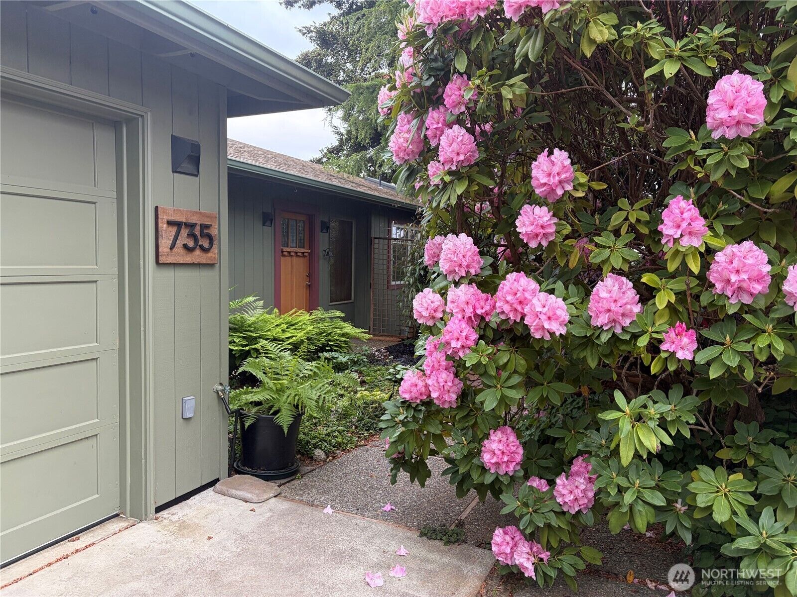 Property Photo:  735  P Street  WA 98368 