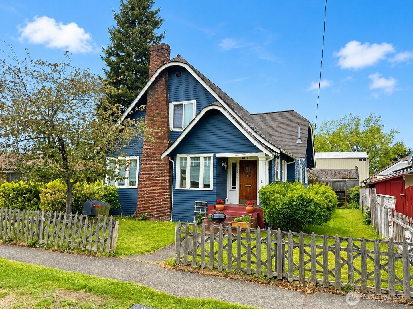 Property Photo:  2909  Walnut Street  WA 98225 