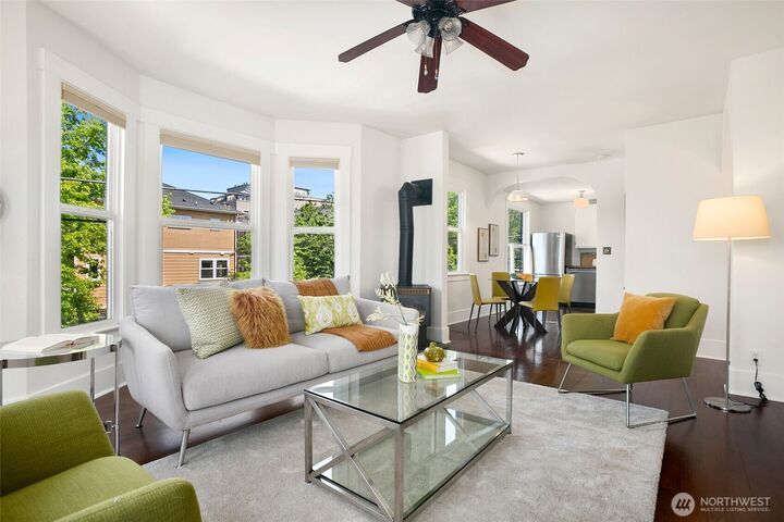 Property Photo: 1732 15th Avenue 14 WA 98122