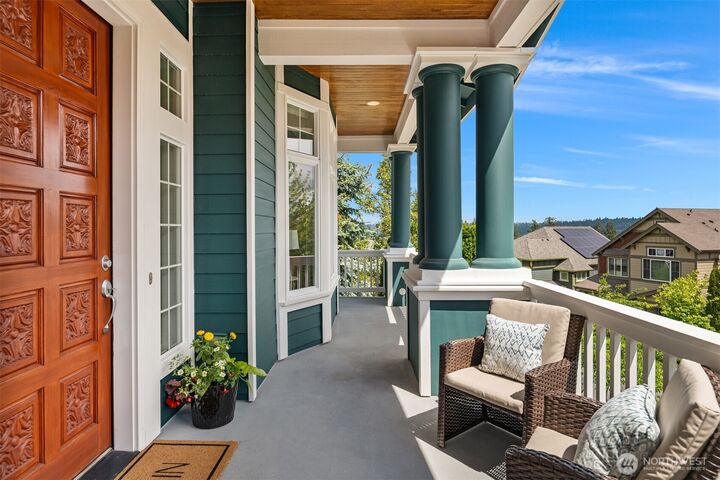 Property Photo:  687  Bear Ridge Drive NW  WA 98027 