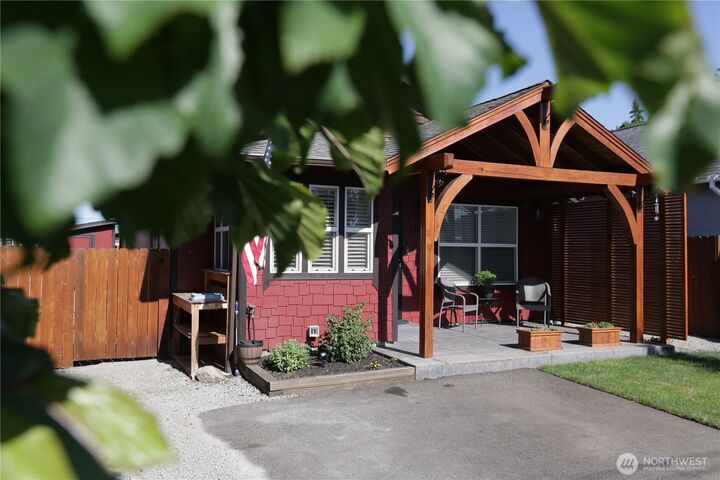 Property Photo:  3615  T Street  WA 98663 