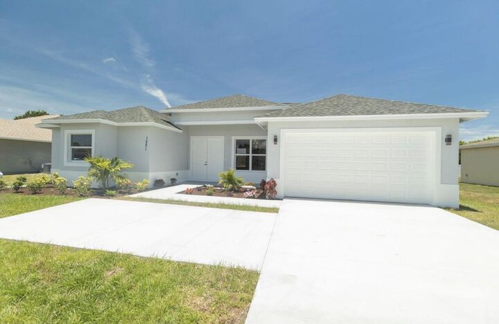Property Photo:  1221 SW Alcantarra Boulevard  FL 34953 