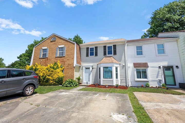 Property Photo: 1402 Doe Ct VA 23464