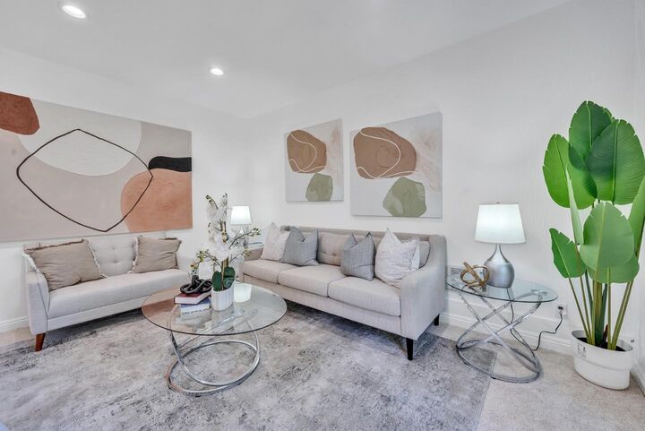 Property Photo:  100E Middlefield Rd 3H  CA 94043 