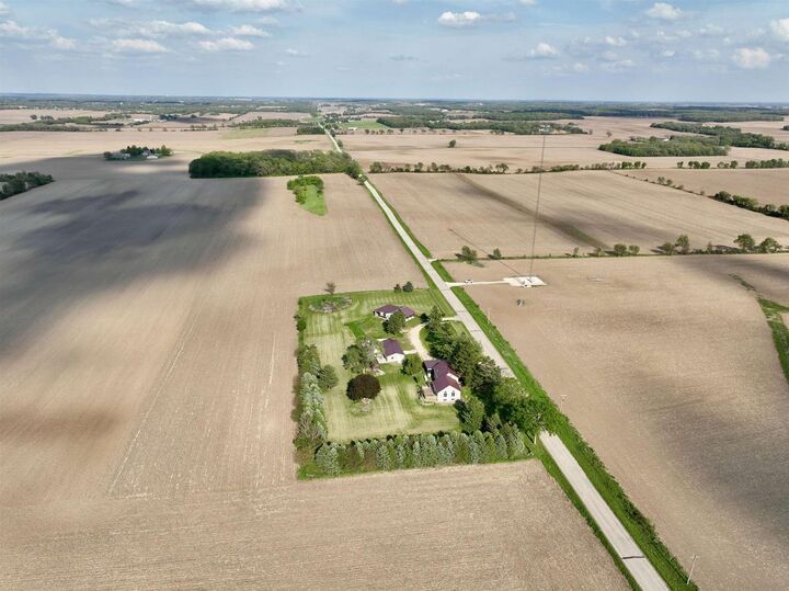 Property Photo:  7919 E Six Corners Road  WI 53563 