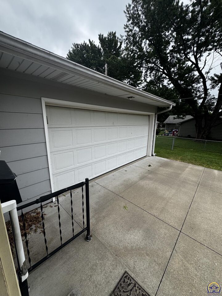 Property Photo:  1602 E 9th Ave  KS 66801 
