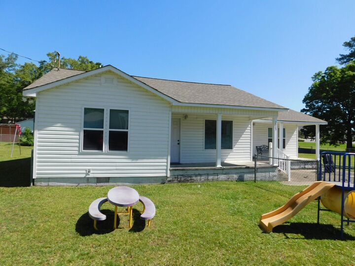 Property Photo: 1303 Katherine St NW AL 35055