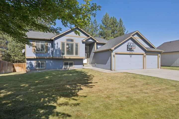 Property Photo: 17821 N Colfax St WA 99005