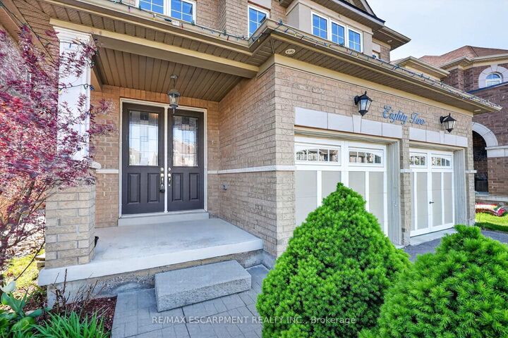 Property Photo: 82 Chaumont Drive ON L8J 0J8