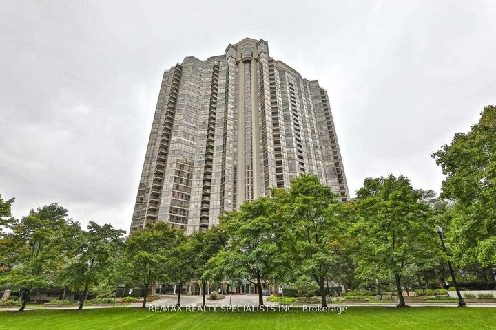 45 Kingsbridge Garden Circle 601 — photo 1