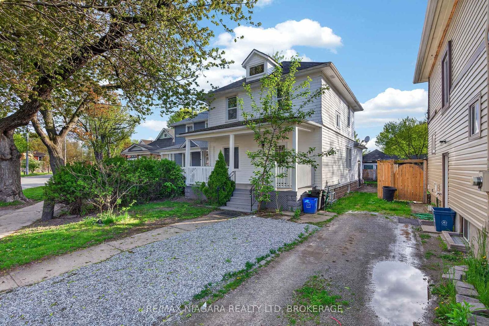 Property Photo: 173 Lake Street ON L2R 5Y8