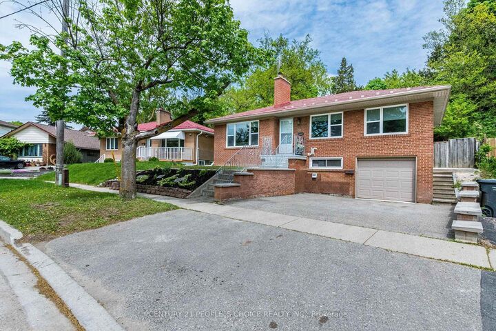 Property Photo: 39 Meadowland Drive ON L6W 2R5